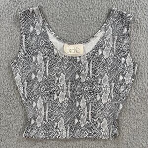 Cache Women's Grey and White Crop-top